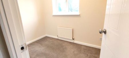 2 bedroom townhouse to rent - Photo 3