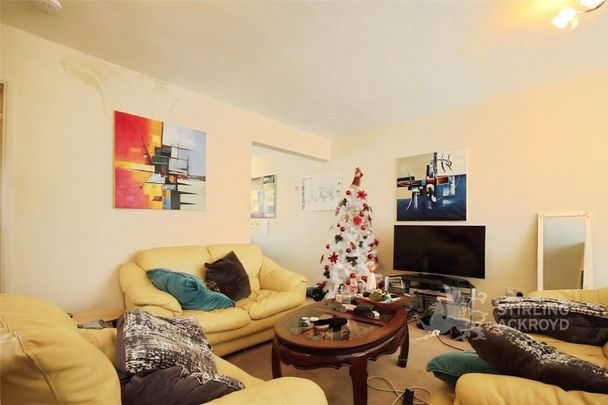 Lynwood, Guildford, Surrey, GU2 7NY - Photo 1