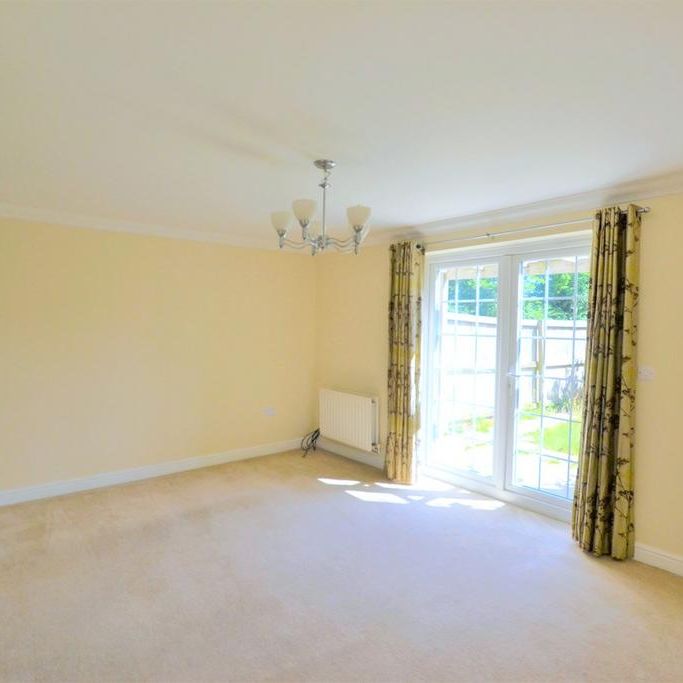 4 bedroom townhouse to rent - Photo 1