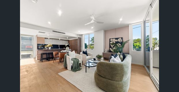 Luxury Coastal Tri-level Villa with Private Lift & Italian Finishes Paradise Point Living - Photo 1