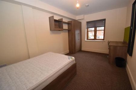 6 bedroom flat to rent - Photo 4