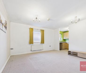 2 bedroom coach house to rent - Photo 2