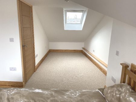 4 bedroom townhouse to rent - Photo 5