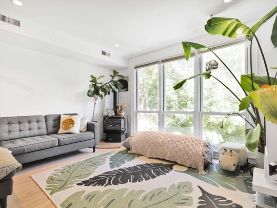 For Lease - 11 Hill crest Avenue, Toronto, Ontario - Photo 1