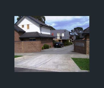 THE SIZE OF THIS IMMACULATELY KEPT PROPERTY WILL ASTOUND! - Photo 5