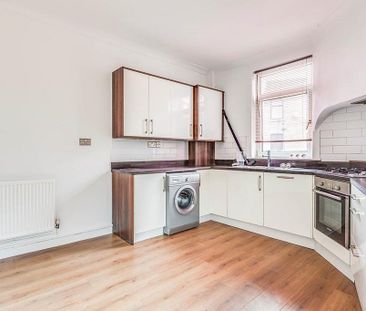 2 bedroom end of terrace house to rent - Photo 5