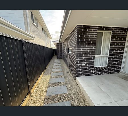 12 Flood Ave, Austral, NSW 2179 - Photo 4