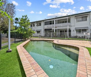 Modern and Convenient Living in the Heart of Manoora - Photo 5