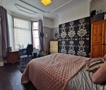 Room in a Shared House, Willowdale Road, L18 - Photo 4