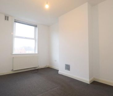 3 bedroom end of terrace house to rent - Photo 6