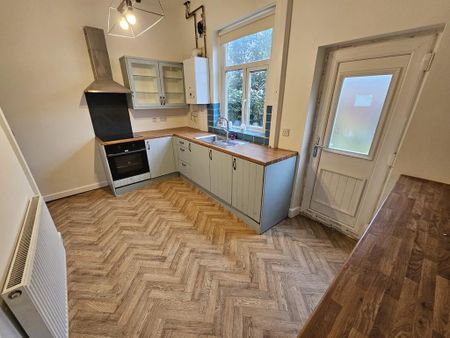 2 bedroom terraced house to rent - Photo 4