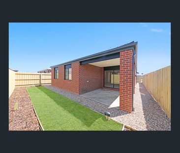 🏡 4-Bedroom House in Wallan - Photo 1