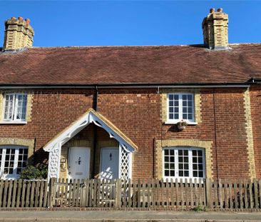A charming Grade II listed cottage situated in the heart of the Ken... - Photo 3