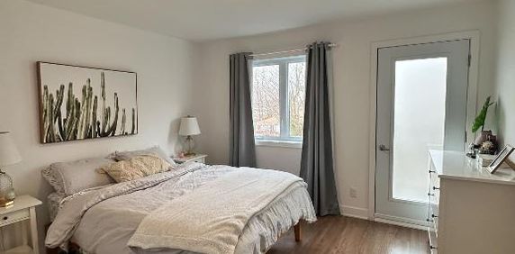 Grand appartement 4 1/2 sur 2 étages - Photo 2