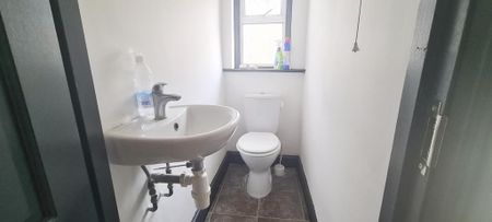 3 bedroom terraced house to rent - Photo 4