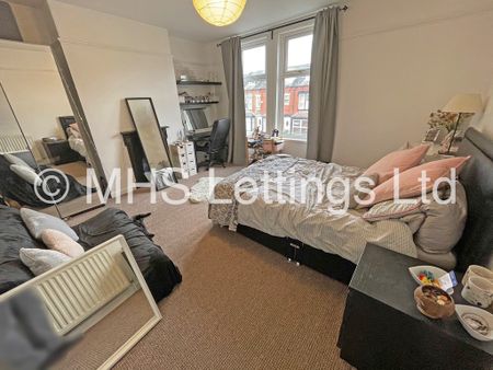 5 Bedroom Mid Terraced House for rent in Ash Road - Photo 3