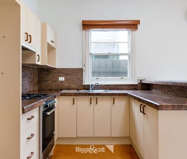 Single Front in Great Location! - Photo 1