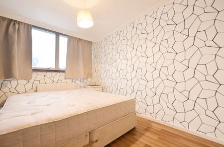 5 bedroom Town house to rent - Photo 3