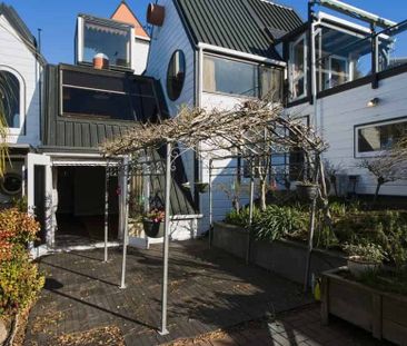 Four Bedrooms, Panoramic Views and Unforgettable Design - Photo 2
