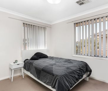 TOWNHOUSE IN HEART OF PENRITH!!! - Photo 3