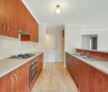 The search is over: neat family living in a prime location - Photo 5