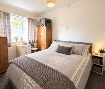 1 bedroom retirement property to rent - Photo 2