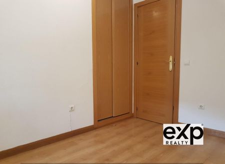 Apartamento luminoso con amplio patio privado en Ventilla–Almenara - Photo 4