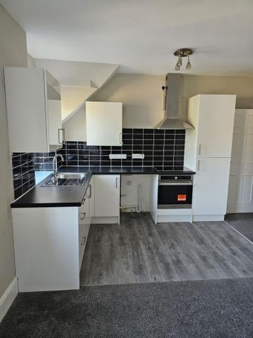 2 bedroom flat to rent - Photo 3