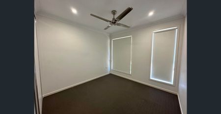 Modern 4 bedroom home in Riverstone Rise - Photo 2