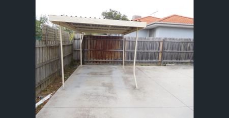 EXCELLENT LOCATION ! CORNER GARDINER AVENUE. - Photo 4