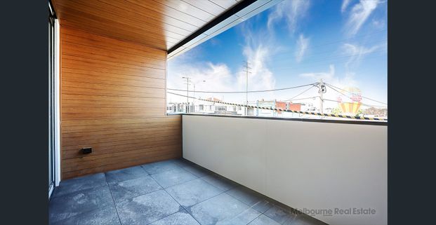 Luxury living in central Ormond location - Photo 1