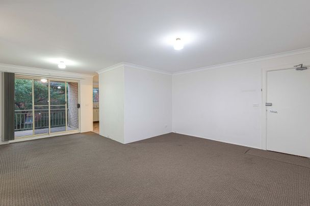 2 Bedroom Unit in a Central Location! - Photo 1