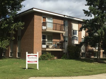 Bright, 3rd Floor 2 Bed Apartment in Quiet, Mature Neighbourhood - Photo 3