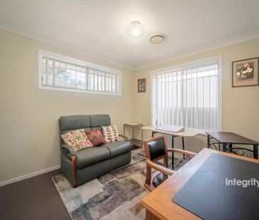 Low Maintenance - Photo 6