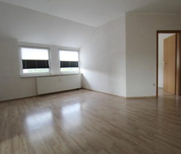 Großzügige 2,5-Raumwohnung mit Garage - Foto 1