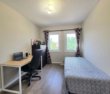 For Lease - 7314 Cork Tree Row, Mississauga, Ontario - Photo 2