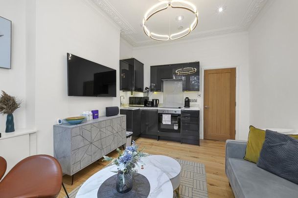 2 bedroom flat to rent - Photo 1