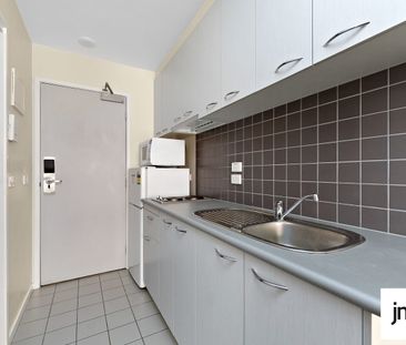 Low maintenance and fully furnished! - Photo 4