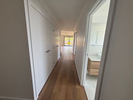 Modern 4-Bedroom Home for Rent - $750/week - Photo 5