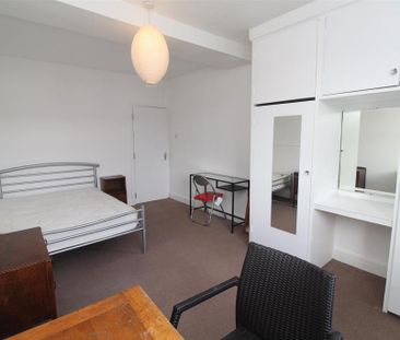 4 bedroom house to rent - Photo 3