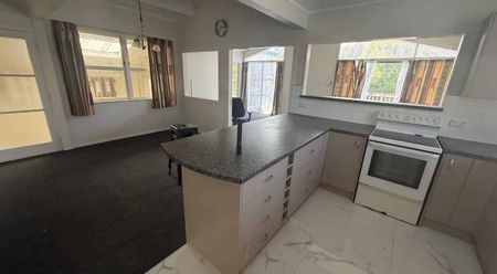 Lovely 4 bedroom home Ranui - Photo 4