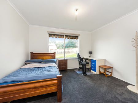 6 Rasheda Street, Watsonia - Photo 3
