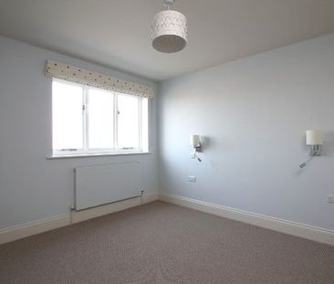 Market Square, Bicester - Photo 1