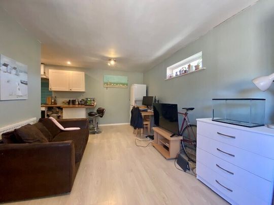 Penline Street, CARDIFF - Photo 1