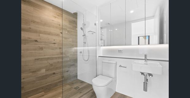 Luxury apartment in boutique block on city fringe - Photo 1