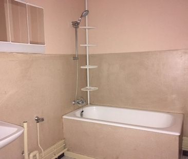 Location Appartement 2 pièces 54m² ST MIHIEL 55300 - Photo 3