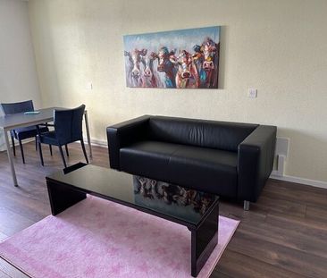 Exklusives Wohnen in Stallikon: Moderne 4.5-Zimmer-Wohnung mit herr... - Photo 2