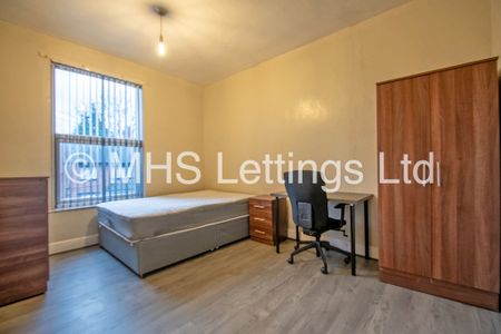 4 Bedroom Mid Terraced House for rent in Cardigan Lane - Photo 4