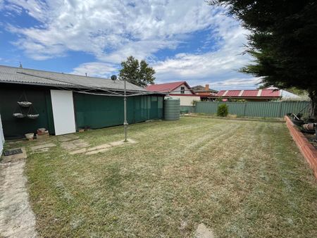 50 Henderson Road, Queanbeyan NSW 2620 - House For Rent | Domain - Photo 4