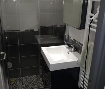 Location Appartement 1 pièce 43m² TOULON 83000 - Photo 5